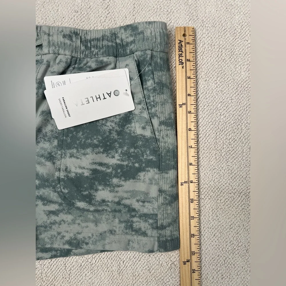 ATHLETA Farallon Short Fog Camo Coast Green Women’s Size: Small - Picture 16 of 16